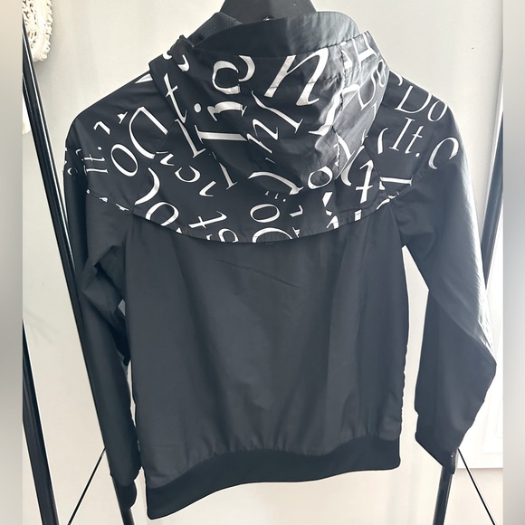 Nike || LOT OF 2 - Golf Jacket and Sweater || Youth Medium - Picture 6 of 9